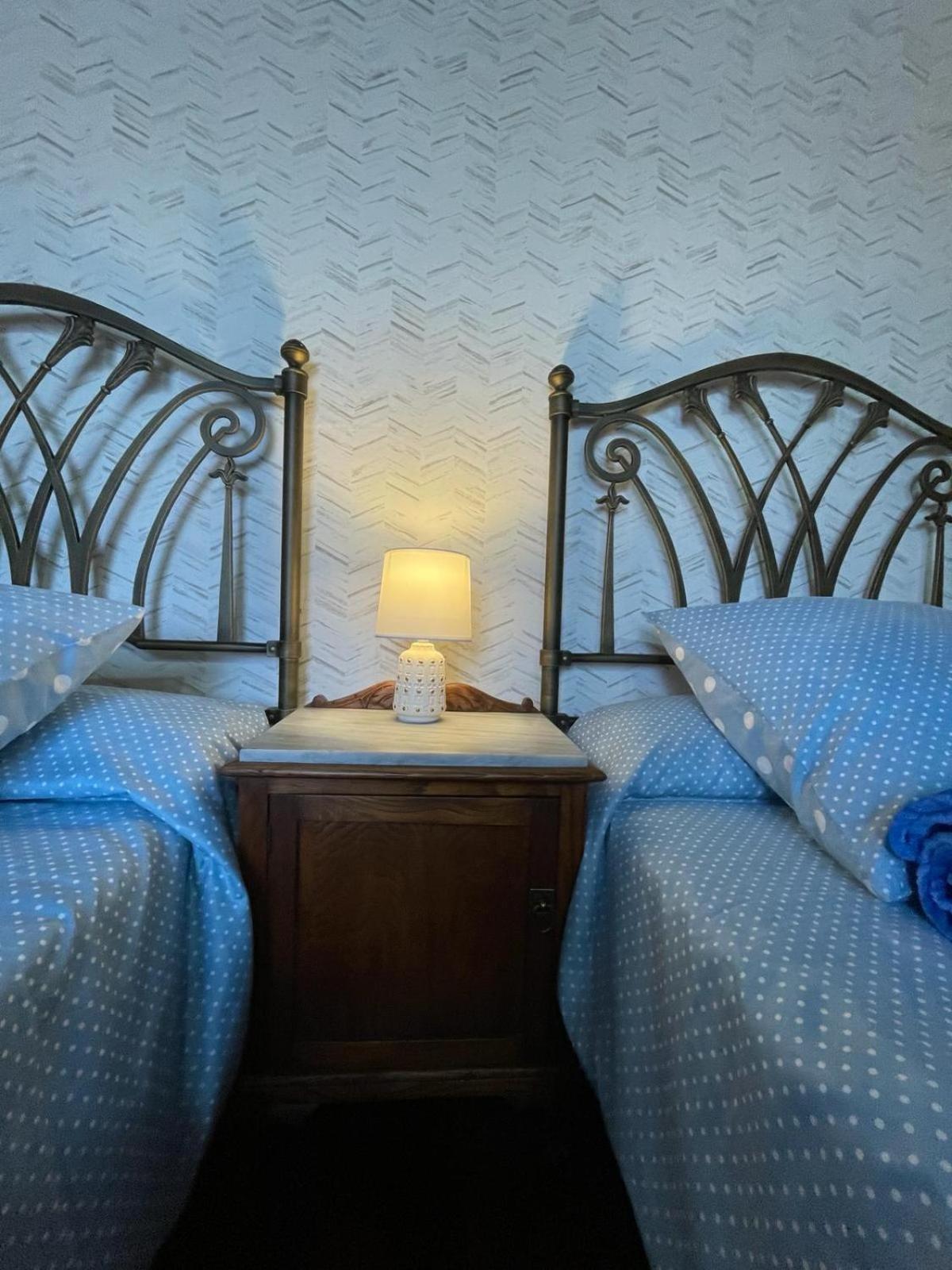 Casa De Costoia Guest House ซานติอาโก เด กอมโปสเตลา ภายนอก รูปภาพ