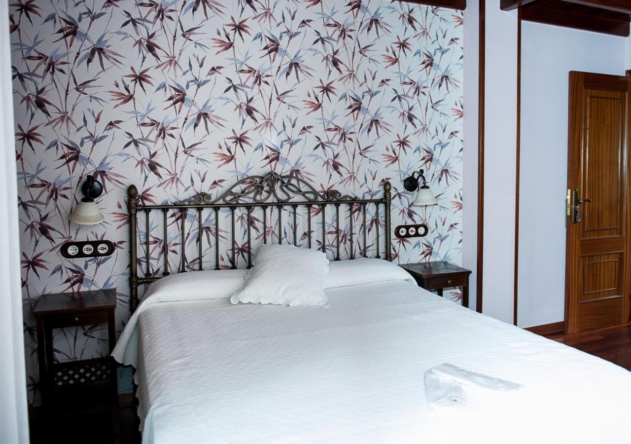 Casa De Costoia Guest House ซานติอาโก เด กอมโปสเตลา ภายนอก รูปภาพ
