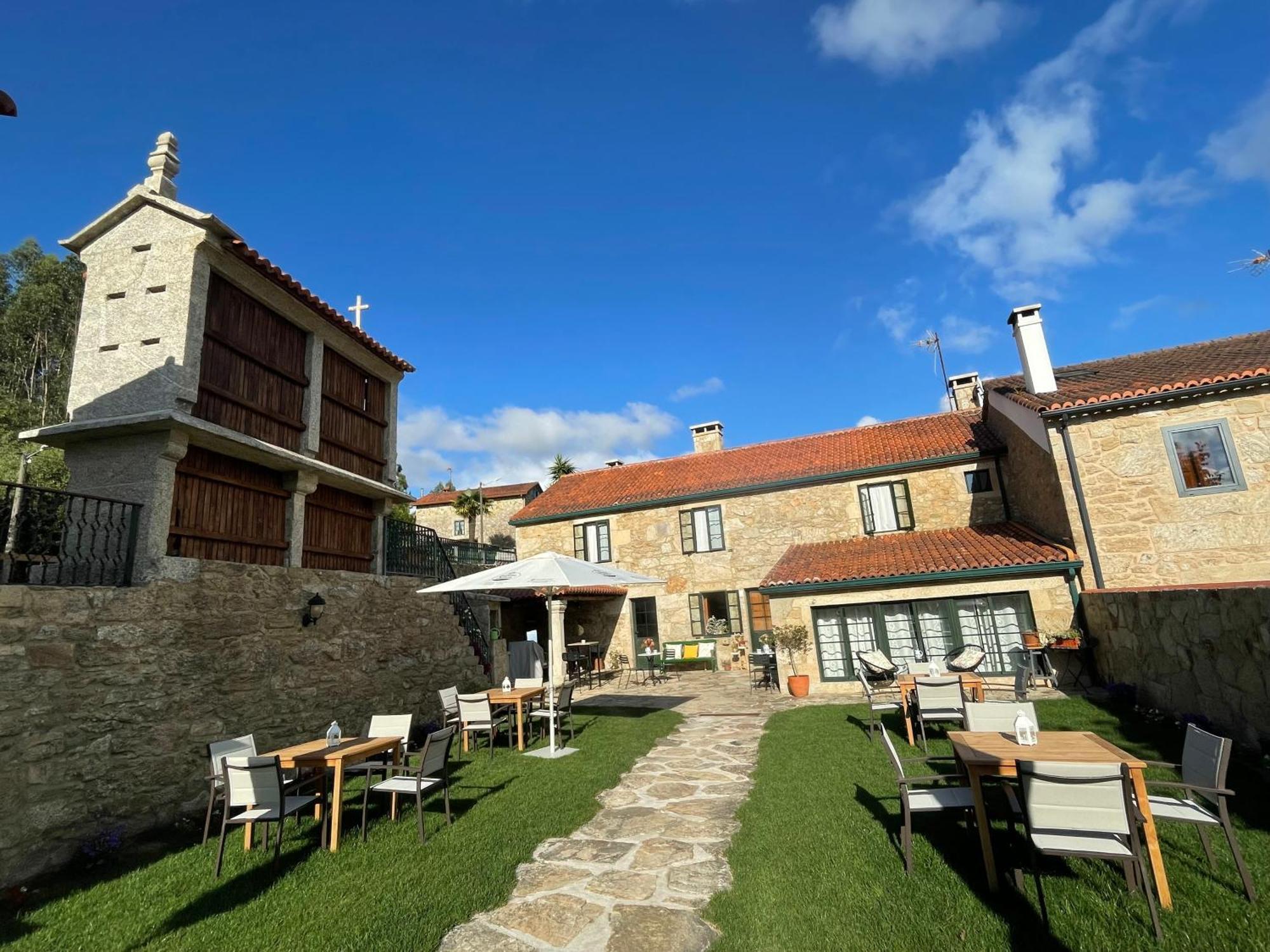 Casa De Costoia Guest House ซานติอาโก เด กอมโปสเตลา ภายนอก รูปภาพ
