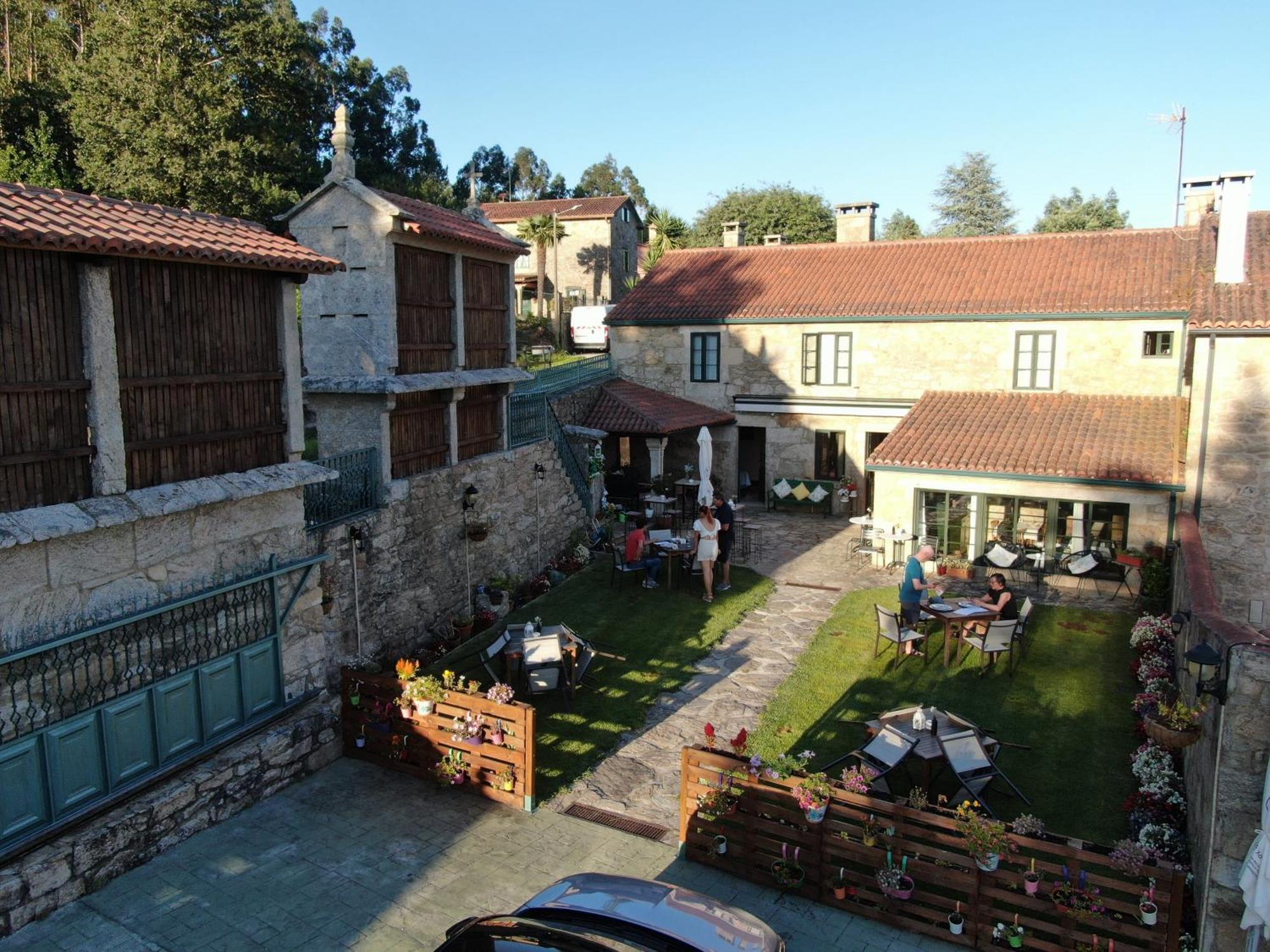 Casa De Costoia Guest House ซานติอาโก เด กอมโปสเตลา ภายนอก รูปภาพ