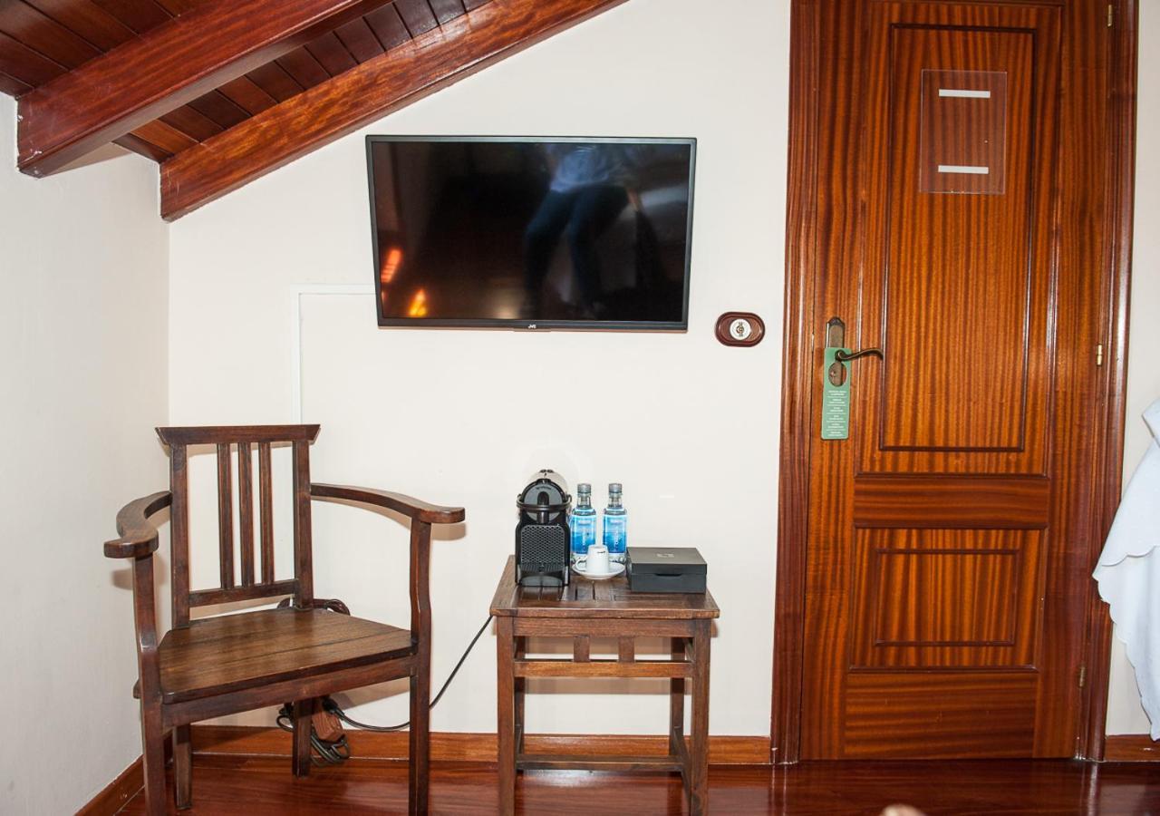 Casa De Costoia Guest House ซานติอาโก เด กอมโปสเตลา ภายนอก รูปภาพ